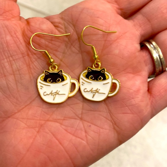 ๐ Cat coffee cup drop earrings - Picture 6 of 6